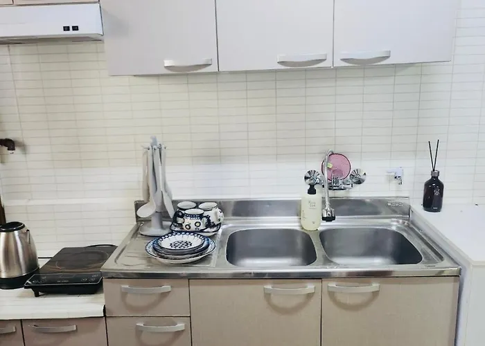 Apartment Cozy Guesthouse, Modern Style, 10 Minutes From Number 2 Line, Sharosu-gil, Welcome Food, Ott, Nespresso Machine, Close To Hongdae, Gangnam, Seongsu, Up To 5 People *