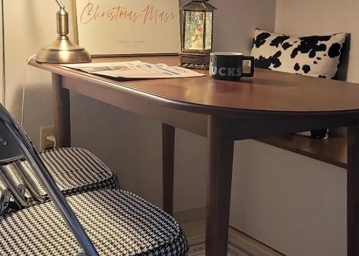Cozy Guesthouse, Modern Style, 10 Minutes From Number 2 Line, Sharosu-gil, Welcome Food, Ott, Nespresso Machine, Close To Hongdae, Gangnam, Seongsu, Up To 5 People