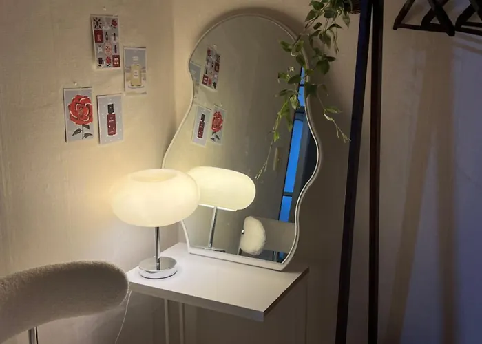 Apartment Cozy Guesthouse, Modern Style, 10 Minutes From Number 2 Line, Sharosu-gil, Welcome Food, Ott, Nespresso Machine, Close To Hongdae, Gangnam, Seongsu, Up To 5 People