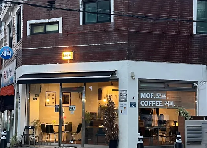 Cozy Guesthouse, Modern Style, 10 Minutes From Number 2 Line, Sharosu-gil, Welcome Food, Ott, Nespresso Machine, Close To Hongdae, Gangnam, Seongsu, Up To 5 People Apartment *