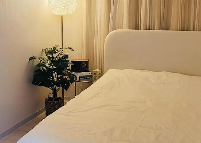 Cozy Guesthouse, Modern Style, 10 Minutes From Number 2 Line, Sharosu-gil, Welcome Food, Ott, Nespresso Machine, Close To Hongdae, Gangnam, Seongsu, Up To 5 People Seoul