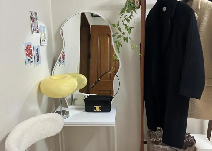 Apartment Cozy Guesthouse, Modern Style, 10 Minutes From Number 2 Line, Sharosu-gil, Welcome Food, Ott, Nespresso Machine, Close To Hongdae, Gangnam, Seongsu, Up To 5 People