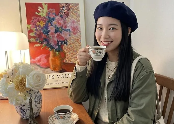 Cozy Guesthouse, Modern Style, 10 Minutes From Number 2 Line, Sharosu-gil, Welcome Food, Ott, Nespresso Machine, Close To Hongdae, Gangnam, Seongsu, Up To 5 People *